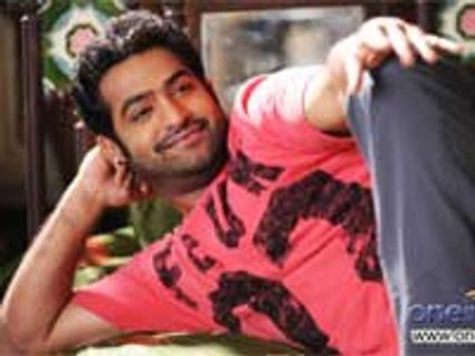 Khaleja, Robo delay Brindavanam release