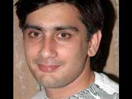 Dhruv signs Murthy Kumar’s Mara LLB