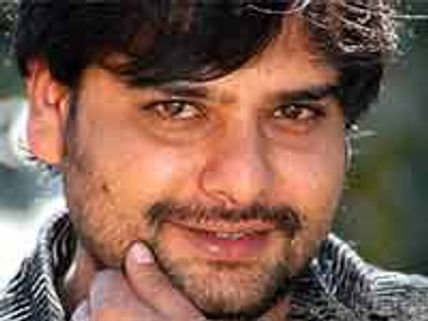 Sandalwood absent at  Naveen Mayur's funeral