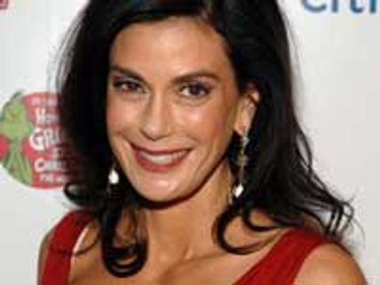 Teri Hatcher strips down to provocative lingerie!