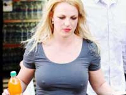 Britney Spears goes braless again