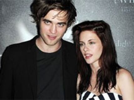 Pattinson-Stewart planning a secret wedding?