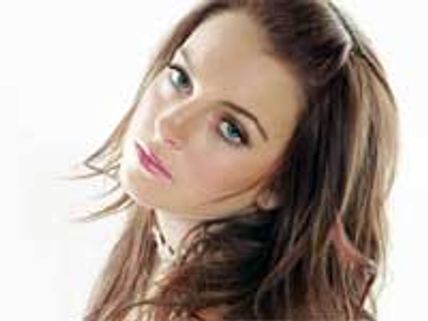 Lindsay Lohan's dad faces arrest warrant