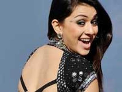 Hansika Motwani gives her all for Engeyum Kadhal