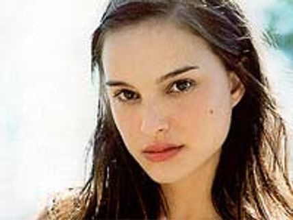 Natalie Portman’s awkward lesbian scene with Kunis