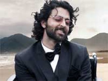 Hrithik Roshan discharged from hospital