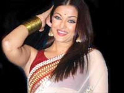 Aishwarya, Ranbir get Teacher's Achievement Awards
