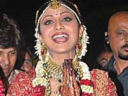 Shilpa gets new home on first  wedding anniversary