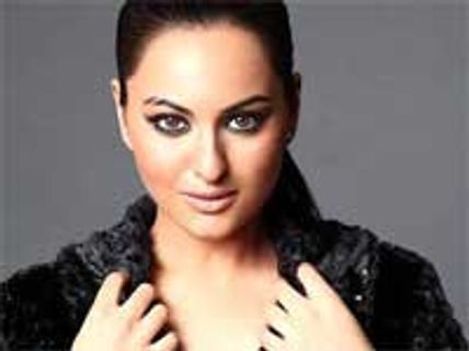 Sonakshi harassed at 26/11 tribute event 