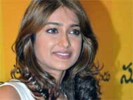 Ileana to act with Ranbir Kapoor
