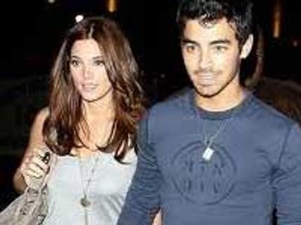 Ashley Greene-Joe Jonas wedding round the corner?