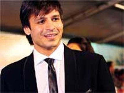 Vivek Oberoi makes his dad's birthday special
