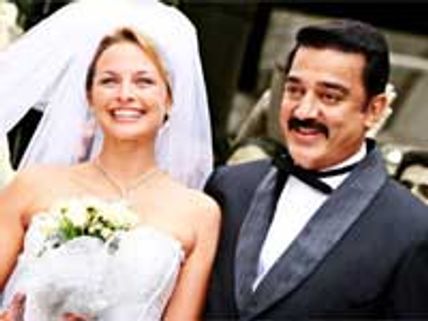 Kamal Hassan promotes Manmadhan Ambu in Kochi