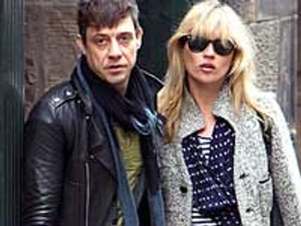 Kate Moss gets £50000 myTunes jukebox‎