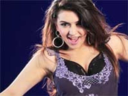 Hansika Motwani signs Udhayanidhi's debut film