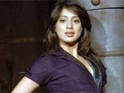 Lakshmi Rai returns to Tollywood
