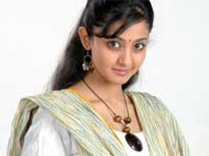 Aindrita Ray replaced by Pranitha in Jarasandha