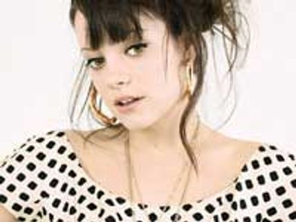 Lily Allen sparks marriage rumours