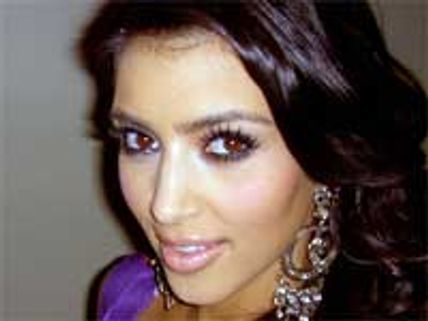 Kim Kardashian bonds with Glee stars at Golden Globes