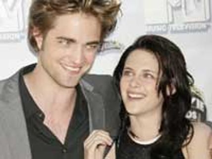 Golden Globes: Pattinson and Stewart's fight on!