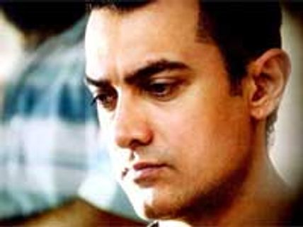 Aamir hampers Prateik's launch in Dhobi Ghat