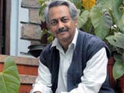 Girish Kasaravalli conferred with Padma Shri award