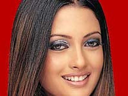 Riya Sen facing Sreesanth's bouncer!