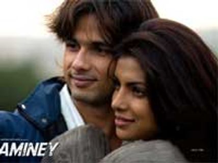 Priyanka calls Shahid to her home