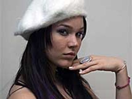 Joss Stone strips naked for PETA