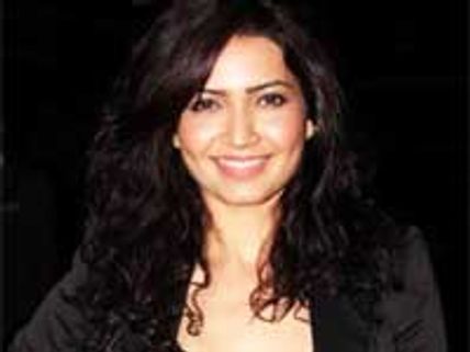 Karishma Tanna denies kissing Prem