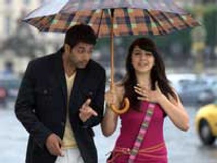 World Cup fever affects Engeyum Kadhal