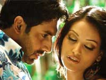 Dum Maaro Dum 1st teaser gets good feedback