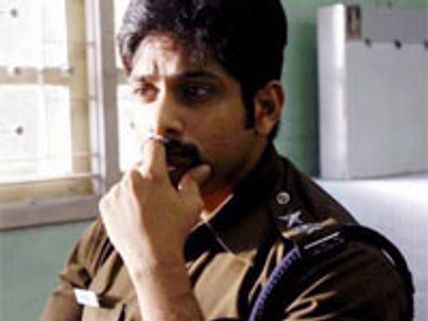 Nadunissi Naaygal – Movie Review