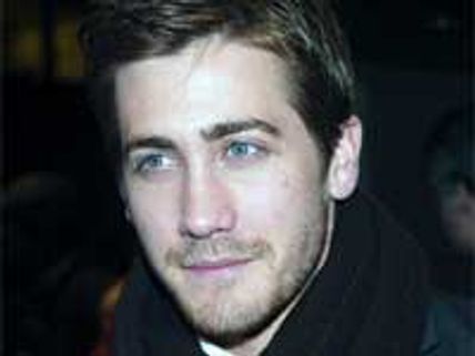 Gyllenhaal's tensed talk with Swift at Oscars party