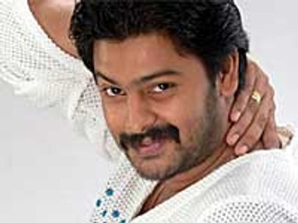 Srikanth celebrates birthday with Nanban team