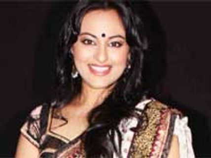Sonakshi Sinha accepts Kamal Hassan's film