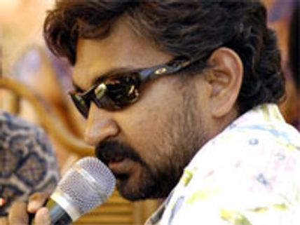 Rajamouli dumps James Floyd, ropes in Senthil