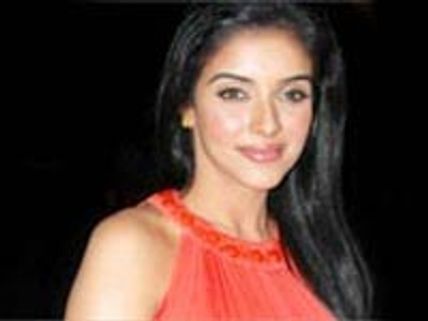 Asin becomes the Jungle Queen