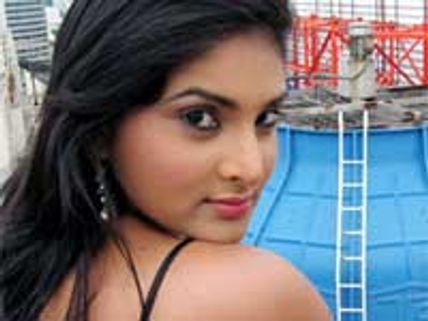 Ramya decides to quit industry after DD row?