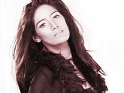Poonam Pandey will strip-cheer the Indian team 