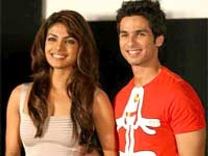 Shahid-Priyanka rekindling their relationship!