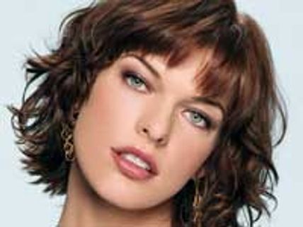Milla Jovovich suffers wardrobe malfunction