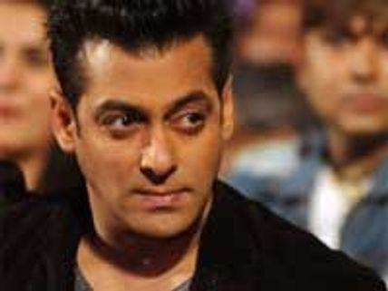 Salman Khan adopts Bandra slum fire victim 
