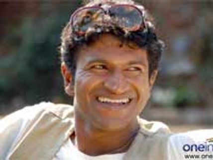 Yogaraj Bhat uses helicopter to shoot Paramathma