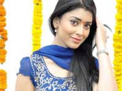 Shreya to enter Kannada films with Upendra's next