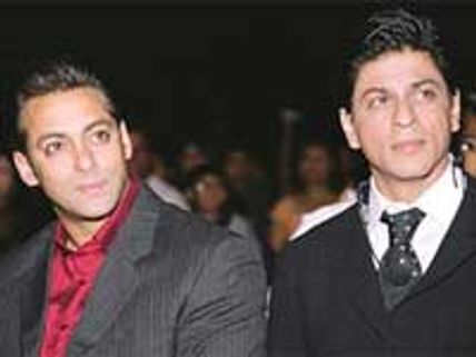 Salman, Shahrukh avoid bumping into each other