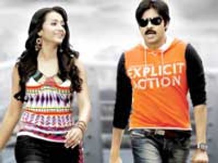 Teen Maar – Movie Review