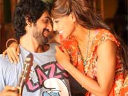 Dum Maaro Dum Review