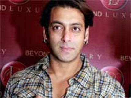 Salman Khan denies playing superhero