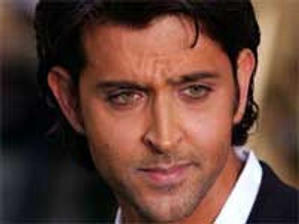 Hrithik Roshan hurts his eyes on Agneepath sets